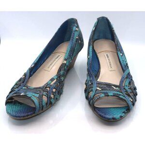 Dana Buchman Blue & Black Peep Toe Wedge Shoes Size 7.5 Faux Snakeskin Pattern